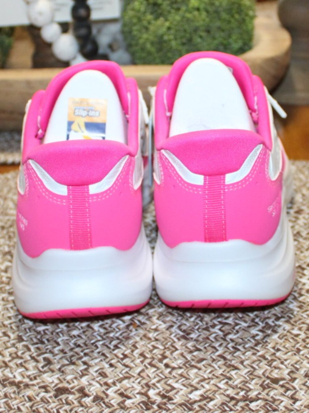 NWT Skechers hand free quilted cozy fit slip ins, size 9 1/2 PRETTY! NICE! - Picture 7 of 12
